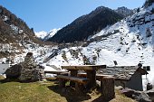 Splendida salita d'inizio primavera da Premana in Valsassina al Rif. Casera Vecchia Varrone e al Tre Signori (21-22 marzo 09) - FOTOGALLERY